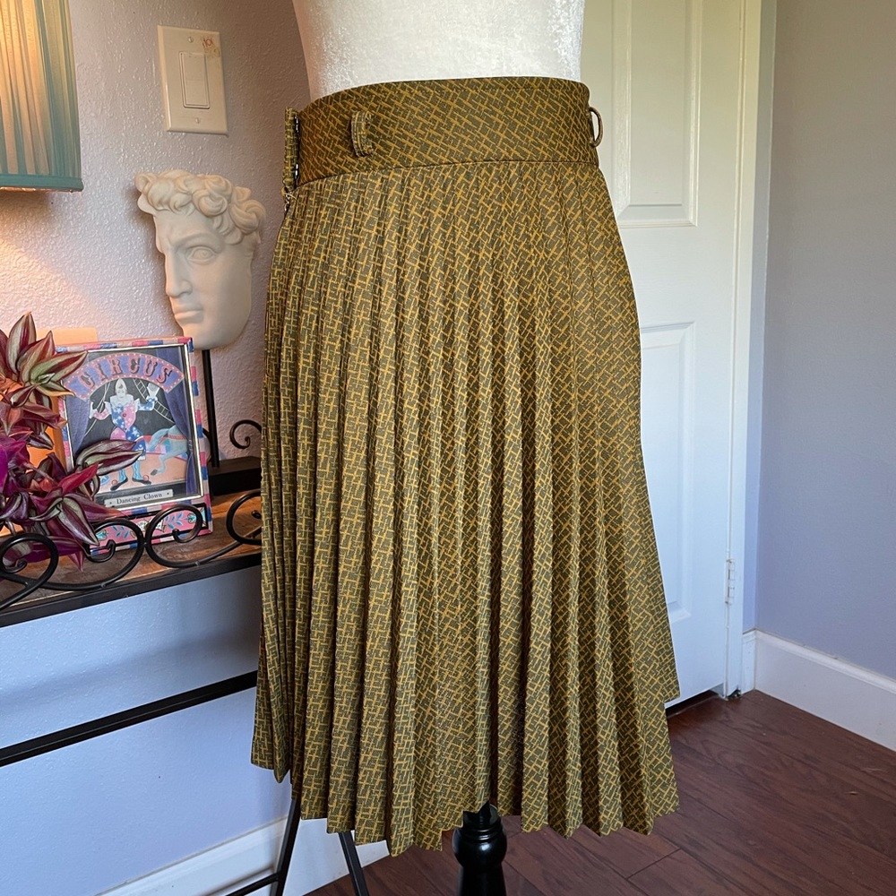 RARE Vintage pleated skirt 🤩